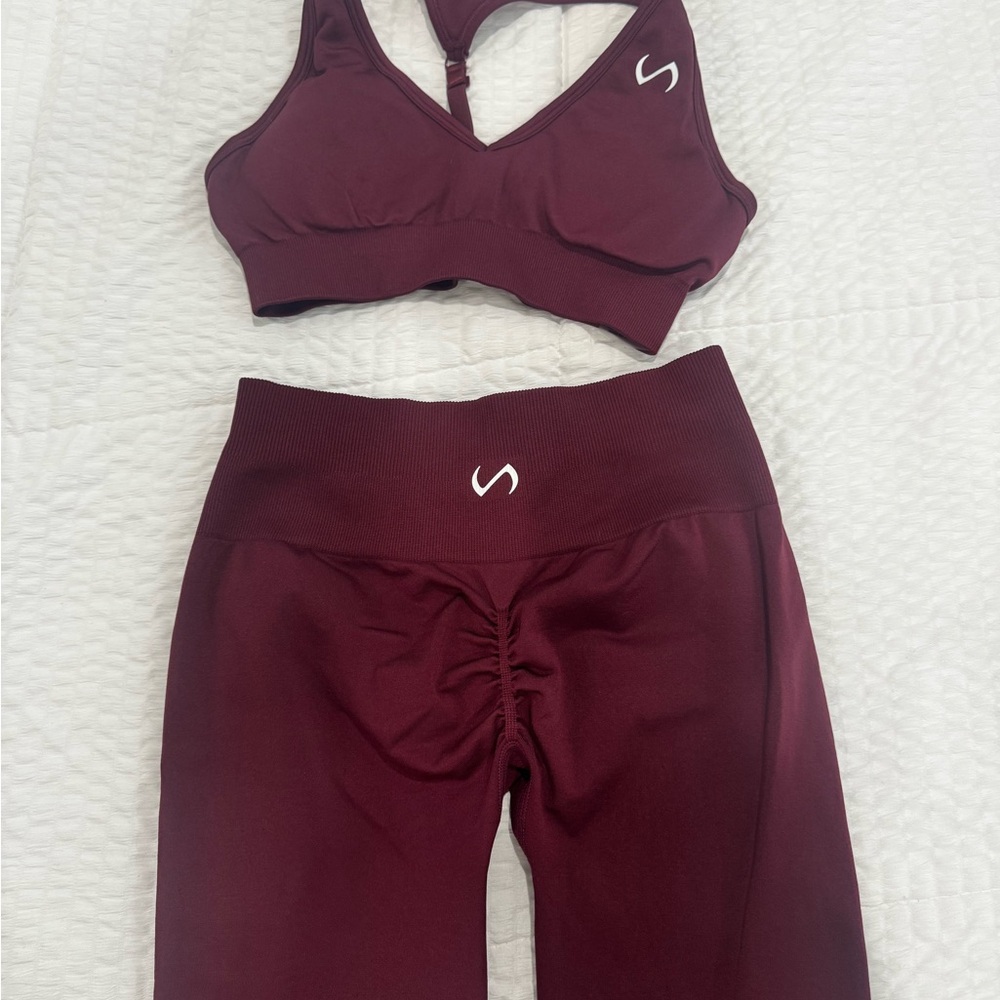 Stylish Maroon Sports Bra and Leggings Set